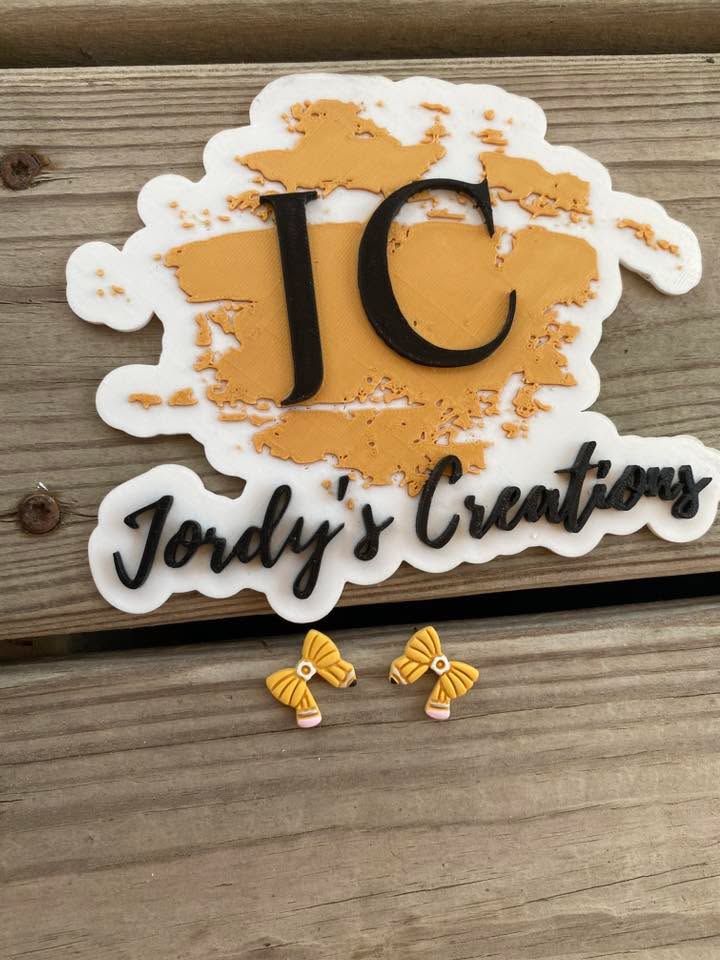 Pencil Bow Studs